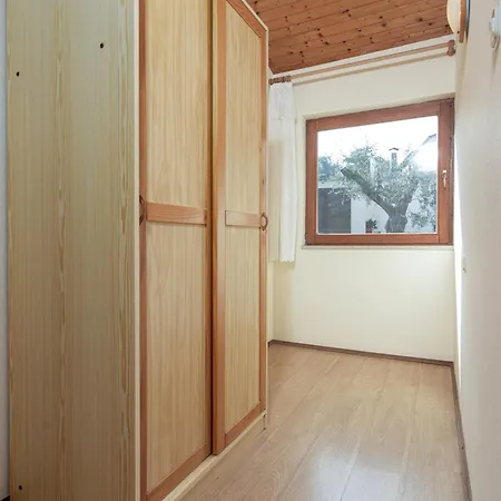 For Families With Children Banjole, - 2258 Apartamento Pula