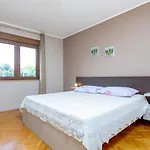 Apartment For Families With Children Banjole, - 2258