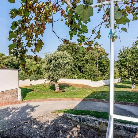 For Families With Children Banjole, - 2258 Póla