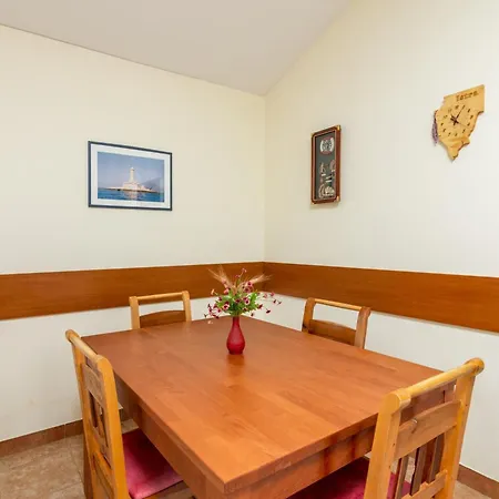 For Families With Children Banjole, - 2258 プーラ