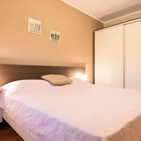 For Families With Children Banjole, - 2258 Apartamento