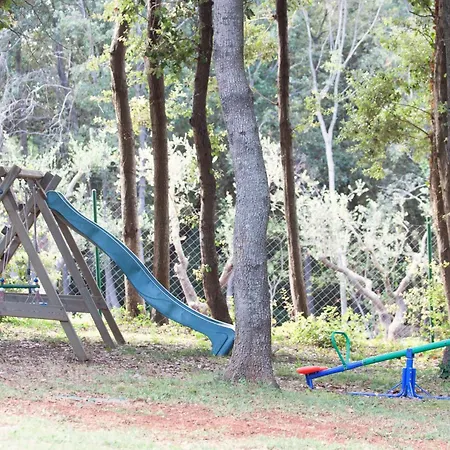 For Families With Children Banjole, - 2258 アパート